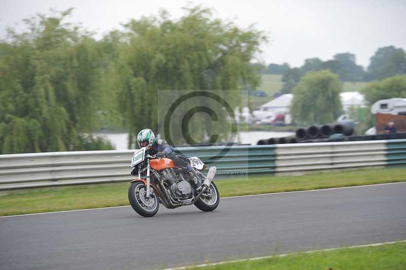 Mallory park Leicestershire;Mallory park photographs;Motorcycle action photographs;classic bikes;event digital images;eventdigitalimages;mallory park;no limits trackday;peter wileman photography;vintage bikes;vintage motorcycles;vmcc festival 1000 bikes