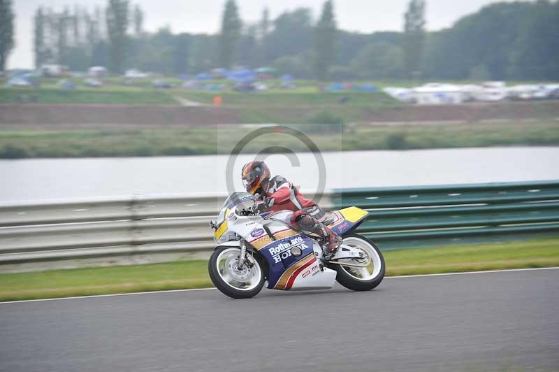 Mallory park Leicestershire;Mallory park photographs;Motorcycle action photographs;classic bikes;event digital images;eventdigitalimages;mallory park;no limits trackday;peter wileman photography;vintage bikes;vintage motorcycles;vmcc festival 1000 bikes