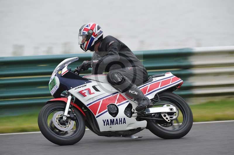 Mallory park Leicestershire;Mallory park photographs;Motorcycle action photographs;classic bikes;event digital images;eventdigitalimages;mallory park;no limits trackday;peter wileman photography;vintage bikes;vintage motorcycles;vmcc festival 1000 bikes