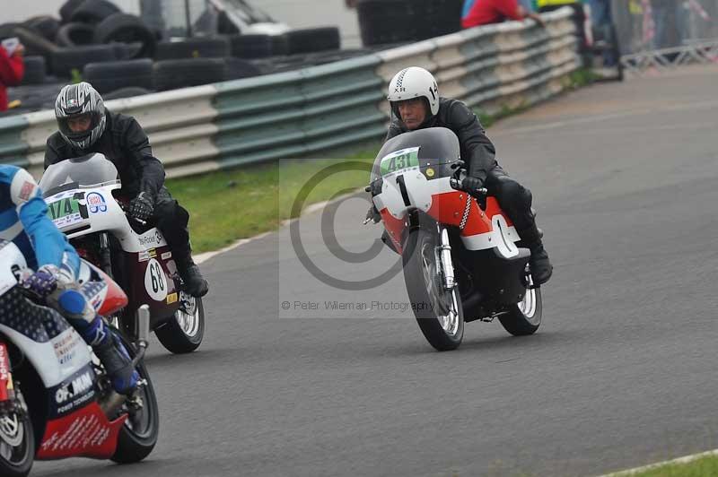 Mallory park Leicestershire;Mallory park photographs;Motorcycle action photographs;classic bikes;event digital images;eventdigitalimages;mallory park;no limits trackday;peter wileman photography;vintage bikes;vintage motorcycles;vmcc festival 1000 bikes