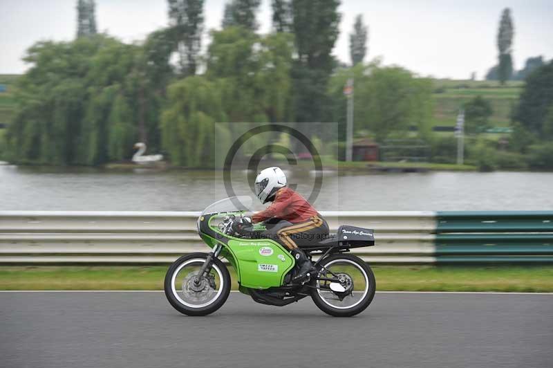 Mallory park Leicestershire;Mallory park photographs;Motorcycle action photographs;classic bikes;event digital images;eventdigitalimages;mallory park;no limits trackday;peter wileman photography;vintage bikes;vintage motorcycles;vmcc festival 1000 bikes