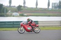 Mallory-park-Leicestershire;Mallory-park-photographs;Motorcycle-action-photographs;classic-bikes;event-digital-images;eventdigitalimages;mallory-park;no-limits-trackday;peter-wileman-photography;vintage-bikes;vintage-motorcycles;vmcc-festival-1000-bikes