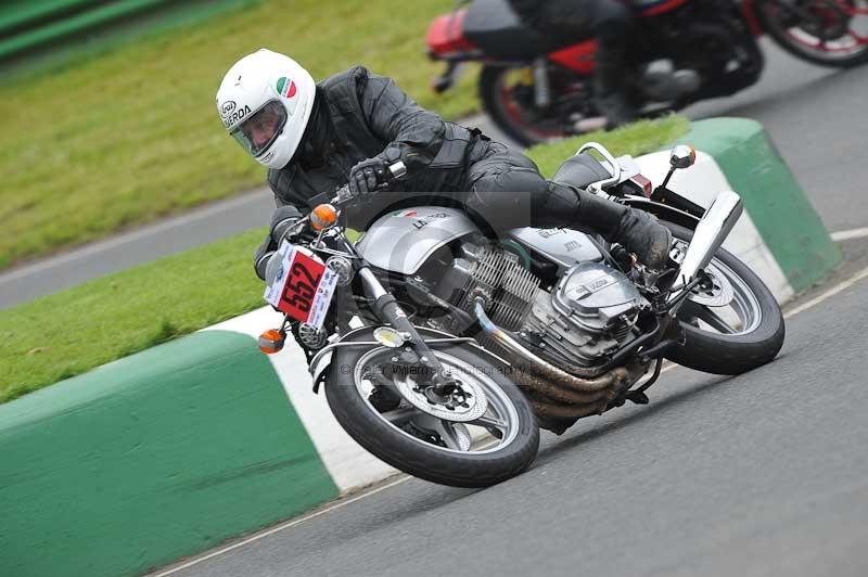 Mallory park Leicestershire;Mallory park photographs;Motorcycle action photographs;classic bikes;event digital images;eventdigitalimages;mallory park;no limits trackday;peter wileman photography;vintage bikes;vintage motorcycles;vmcc festival 1000 bikes