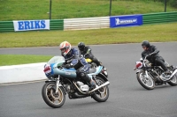 Mallory-park-Leicestershire;Mallory-park-photographs;Motorcycle-action-photographs;classic-bikes;event-digital-images;eventdigitalimages;mallory-park;no-limits-trackday;peter-wileman-photography;vintage-bikes;vintage-motorcycles;vmcc-festival-1000-bikes