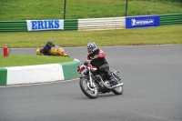 Mallory-park-Leicestershire;Mallory-park-photographs;Motorcycle-action-photographs;classic-bikes;event-digital-images;eventdigitalimages;mallory-park;no-limits-trackday;peter-wileman-photography;vintage-bikes;vintage-motorcycles;vmcc-festival-1000-bikes