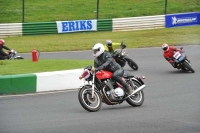 Mallory-park-Leicestershire;Mallory-park-photographs;Motorcycle-action-photographs;classic-bikes;event-digital-images;eventdigitalimages;mallory-park;no-limits-trackday;peter-wileman-photography;vintage-bikes;vintage-motorcycles;vmcc-festival-1000-bikes