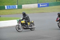 Mallory-park-Leicestershire;Mallory-park-photographs;Motorcycle-action-photographs;classic-bikes;event-digital-images;eventdigitalimages;mallory-park;no-limits-trackday;peter-wileman-photography;vintage-bikes;vintage-motorcycles;vmcc-festival-1000-bikes