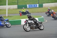 Mallory-park-Leicestershire;Mallory-park-photographs;Motorcycle-action-photographs;classic-bikes;event-digital-images;eventdigitalimages;mallory-park;no-limits-trackday;peter-wileman-photography;vintage-bikes;vintage-motorcycles;vmcc-festival-1000-bikes