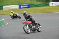 Mallory-park-Leicestershire;Mallory-park-photographs;Motorcycle-action-photographs;classic-bikes;event-digital-images;eventdigitalimages;mallory-park;no-limits-trackday;peter-wileman-photography;vintage-bikes;vintage-motorcycles;vmcc-festival-1000-bikes