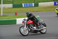 Mallory-park-Leicestershire;Mallory-park-photographs;Motorcycle-action-photographs;classic-bikes;event-digital-images;eventdigitalimages;mallory-park;no-limits-trackday;peter-wileman-photography;vintage-bikes;vintage-motorcycles;vmcc-festival-1000-bikes