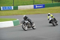 Mallory-park-Leicestershire;Mallory-park-photographs;Motorcycle-action-photographs;classic-bikes;event-digital-images;eventdigitalimages;mallory-park;no-limits-trackday;peter-wileman-photography;vintage-bikes;vintage-motorcycles;vmcc-festival-1000-bikes