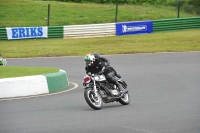 Mallory-park-Leicestershire;Mallory-park-photographs;Motorcycle-action-photographs;classic-bikes;event-digital-images;eventdigitalimages;mallory-park;no-limits-trackday;peter-wileman-photography;vintage-bikes;vintage-motorcycles;vmcc-festival-1000-bikes