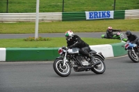 Mallory-park-Leicestershire;Mallory-park-photographs;Motorcycle-action-photographs;classic-bikes;event-digital-images;eventdigitalimages;mallory-park;no-limits-trackday;peter-wileman-photography;vintage-bikes;vintage-motorcycles;vmcc-festival-1000-bikes