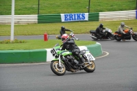 Mallory-park-Leicestershire;Mallory-park-photographs;Motorcycle-action-photographs;classic-bikes;event-digital-images;eventdigitalimages;mallory-park;no-limits-trackday;peter-wileman-photography;vintage-bikes;vintage-motorcycles;vmcc-festival-1000-bikes