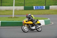 Mallory-park-Leicestershire;Mallory-park-photographs;Motorcycle-action-photographs;classic-bikes;event-digital-images;eventdigitalimages;mallory-park;no-limits-trackday;peter-wileman-photography;vintage-bikes;vintage-motorcycles;vmcc-festival-1000-bikes