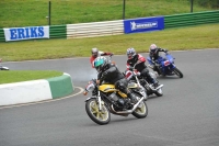 Mallory-park-Leicestershire;Mallory-park-photographs;Motorcycle-action-photographs;classic-bikes;event-digital-images;eventdigitalimages;mallory-park;no-limits-trackday;peter-wileman-photography;vintage-bikes;vintage-motorcycles;vmcc-festival-1000-bikes