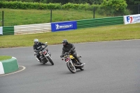 Mallory-park-Leicestershire;Mallory-park-photographs;Motorcycle-action-photographs;classic-bikes;event-digital-images;eventdigitalimages;mallory-park;no-limits-trackday;peter-wileman-photography;vintage-bikes;vintage-motorcycles;vmcc-festival-1000-bikes