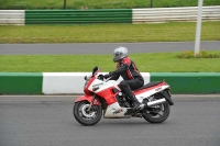 Mallory-park-Leicestershire;Mallory-park-photographs;Motorcycle-action-photographs;classic-bikes;event-digital-images;eventdigitalimages;mallory-park;no-limits-trackday;peter-wileman-photography;vintage-bikes;vintage-motorcycles;vmcc-festival-1000-bikes