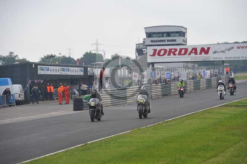 Mallory park Leicestershire;Mallory park photographs;Motorcycle action photographs;classic bikes;event digital images;eventdigitalimages;mallory park;no limits trackday;peter wileman photography;vintage bikes;vintage motorcycles;vmcc festival 1000 bikes