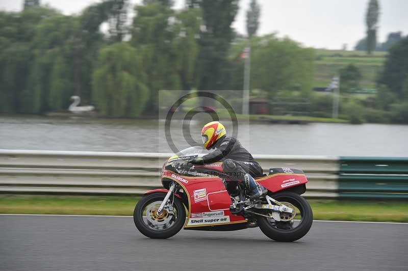 Mallory park Leicestershire;Mallory park photographs;Motorcycle action photographs;classic bikes;event digital images;eventdigitalimages;mallory park;no limits trackday;peter wileman photography;vintage bikes;vintage motorcycles;vmcc festival 1000 bikes