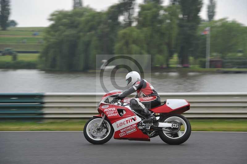 Mallory park Leicestershire;Mallory park photographs;Motorcycle action photographs;classic bikes;event digital images;eventdigitalimages;mallory park;no limits trackday;peter wileman photography;vintage bikes;vintage motorcycles;vmcc festival 1000 bikes