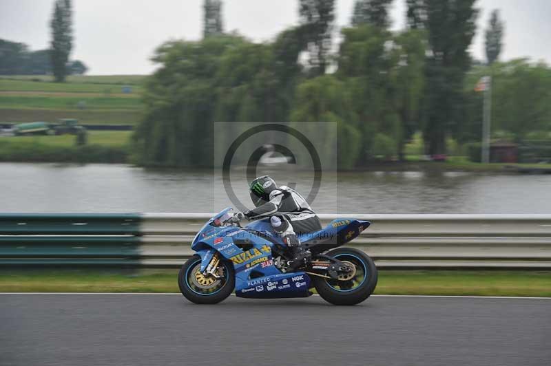 Mallory park Leicestershire;Mallory park photographs;Motorcycle action photographs;classic bikes;event digital images;eventdigitalimages;mallory park;no limits trackday;peter wileman photography;vintage bikes;vintage motorcycles;vmcc festival 1000 bikes