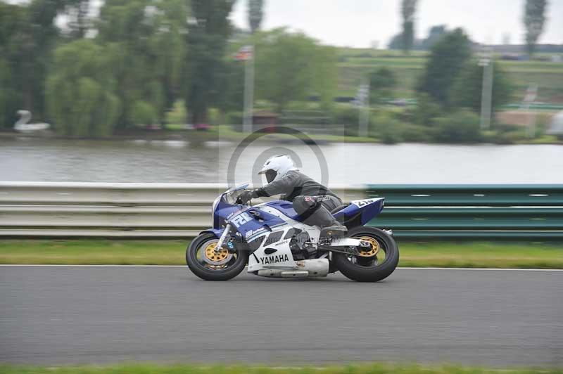 Mallory park Leicestershire;Mallory park photographs;Motorcycle action photographs;classic bikes;event digital images;eventdigitalimages;mallory park;no limits trackday;peter wileman photography;vintage bikes;vintage motorcycles;vmcc festival 1000 bikes