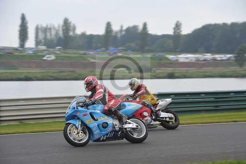 Mallory park Leicestershire;Mallory park photographs;Motorcycle action photographs;classic bikes;event digital images;eventdigitalimages;mallory park;no limits trackday;peter wileman photography;vintage bikes;vintage motorcycles;vmcc festival 1000 bikes