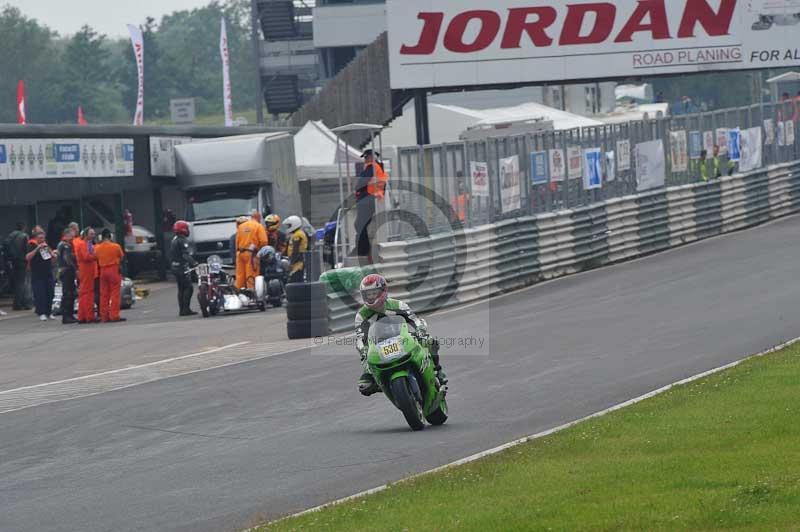 Mallory park Leicestershire;Mallory park photographs;Motorcycle action photographs;classic bikes;event digital images;eventdigitalimages;mallory park;no limits trackday;peter wileman photography;vintage bikes;vintage motorcycles;vmcc festival 1000 bikes