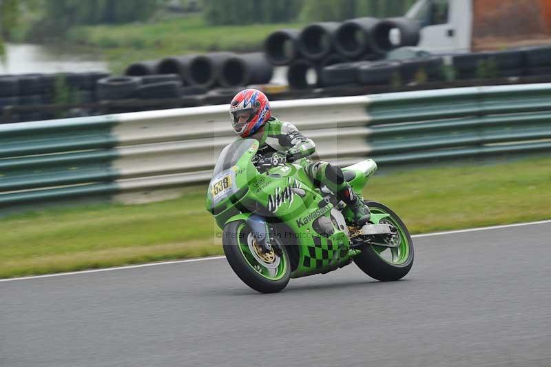 Mallory park Leicestershire;Mallory park photographs;Motorcycle action photographs;classic bikes;event digital images;eventdigitalimages;mallory park;no limits trackday;peter wileman photography;vintage bikes;vintage motorcycles;vmcc festival 1000 bikes