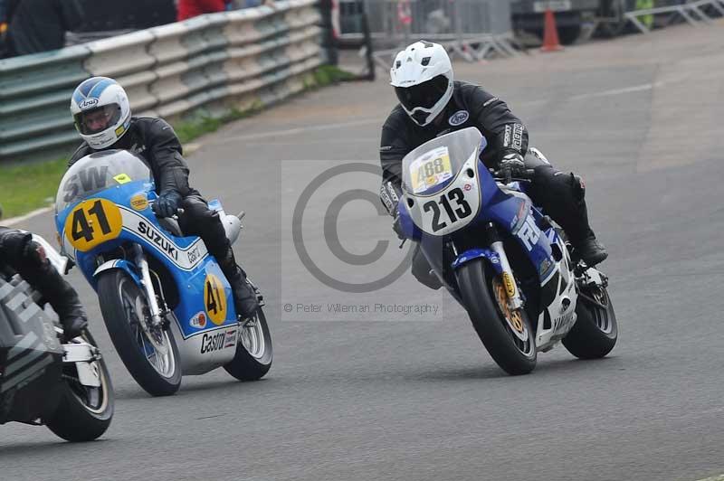 Mallory park Leicestershire;Mallory park photographs;Motorcycle action photographs;classic bikes;event digital images;eventdigitalimages;mallory park;no limits trackday;peter wileman photography;vintage bikes;vintage motorcycles;vmcc festival 1000 bikes