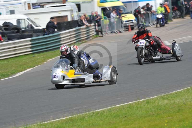 Mallory park Leicestershire;Mallory park photographs;Motorcycle action photographs;classic bikes;event digital images;eventdigitalimages;mallory park;no limits trackday;peter wileman photography;vintage bikes;vintage motorcycles;vmcc festival 1000 bikes