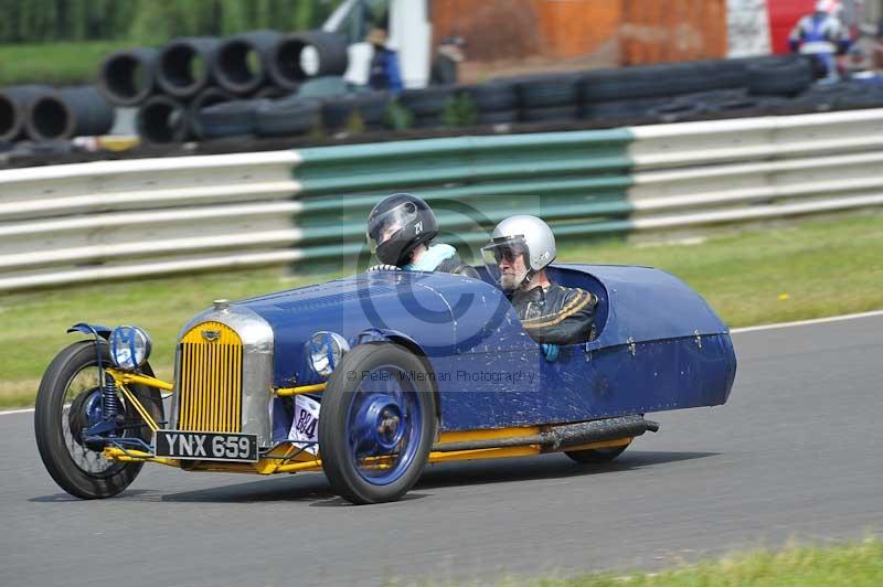 Mallory park Leicestershire;Mallory park photographs;Motorcycle action photographs;classic bikes;event digital images;eventdigitalimages;mallory park;no limits trackday;peter wileman photography;vintage bikes;vintage motorcycles;vmcc festival 1000 bikes