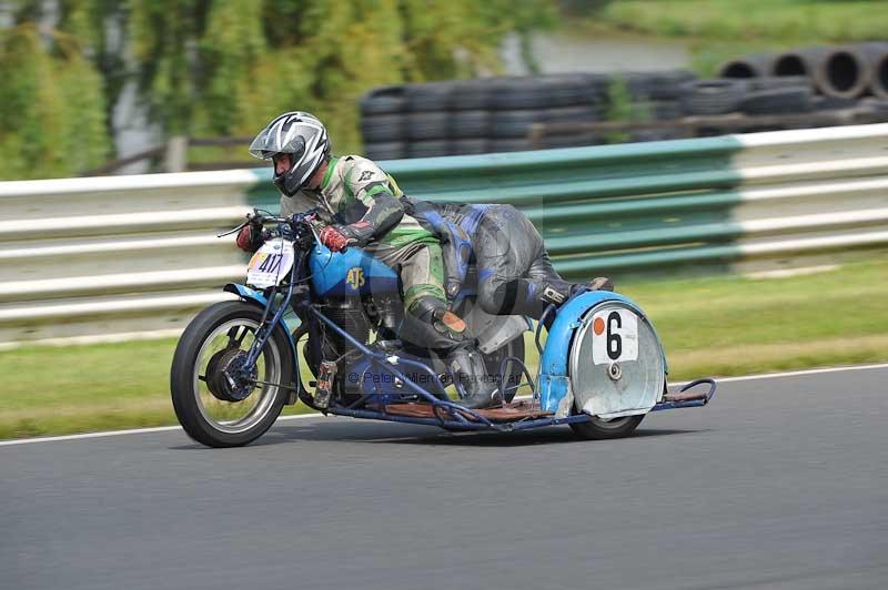 Mallory park Leicestershire;Mallory park photographs;Motorcycle action photographs;classic bikes;event digital images;eventdigitalimages;mallory park;no limits trackday;peter wileman photography;vintage bikes;vintage motorcycles;vmcc festival 1000 bikes