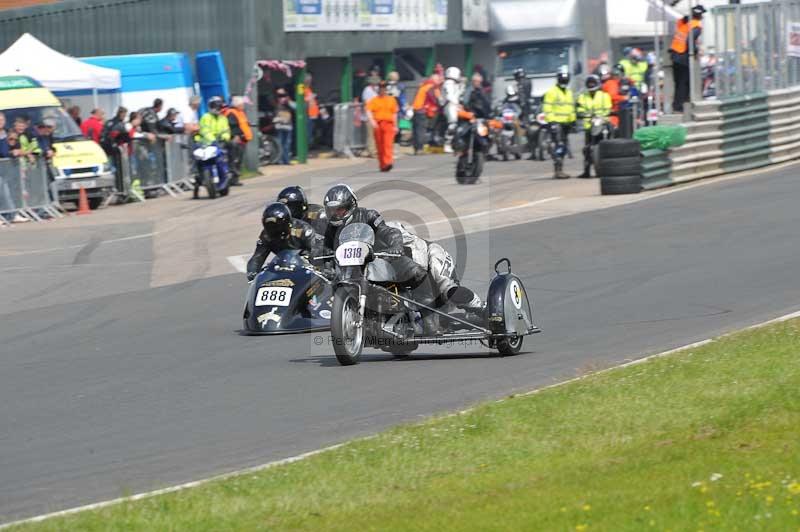 Mallory park Leicestershire;Mallory park photographs;Motorcycle action photographs;classic bikes;event digital images;eventdigitalimages;mallory park;no limits trackday;peter wileman photography;vintage bikes;vintage motorcycles;vmcc festival 1000 bikes