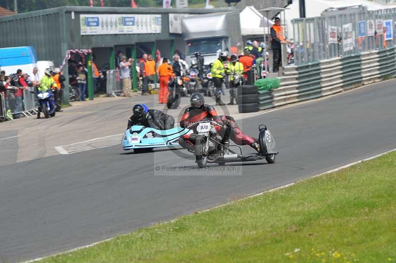 Mallory park Leicestershire;Mallory park photographs;Motorcycle action photographs;classic bikes;event digital images;eventdigitalimages;mallory park;no limits trackday;peter wileman photography;vintage bikes;vintage motorcycles;vmcc festival 1000 bikes