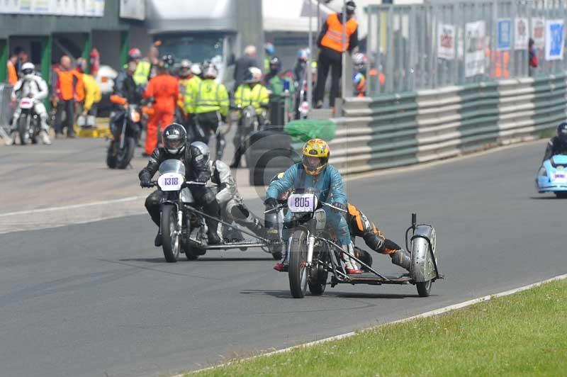 Mallory park Leicestershire;Mallory park photographs;Motorcycle action photographs;classic bikes;event digital images;eventdigitalimages;mallory park;no limits trackday;peter wileman photography;vintage bikes;vintage motorcycles;vmcc festival 1000 bikes