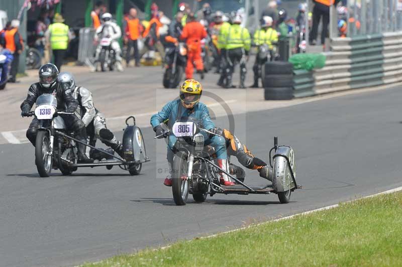 Mallory park Leicestershire;Mallory park photographs;Motorcycle action photographs;classic bikes;event digital images;eventdigitalimages;mallory park;no limits trackday;peter wileman photography;vintage bikes;vintage motorcycles;vmcc festival 1000 bikes