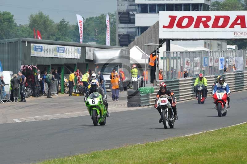 Mallory park Leicestershire;Mallory park photographs;Motorcycle action photographs;classic bikes;event digital images;eventdigitalimages;mallory park;no limits trackday;peter wileman photography;vintage bikes;vintage motorcycles;vmcc festival 1000 bikes