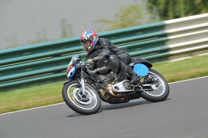 Mallory park Leicestershire;Mallory park photographs;Motorcycle action photographs;classic bikes;event digital images;eventdigitalimages;mallory park;no limits trackday;peter wileman photography;vintage bikes;vintage motorcycles;vmcc festival 1000 bikes