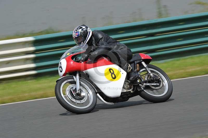 Mallory park Leicestershire;Mallory park photographs;Motorcycle action photographs;classic bikes;event digital images;eventdigitalimages;mallory park;no limits trackday;peter wileman photography;vintage bikes;vintage motorcycles;vmcc festival 1000 bikes