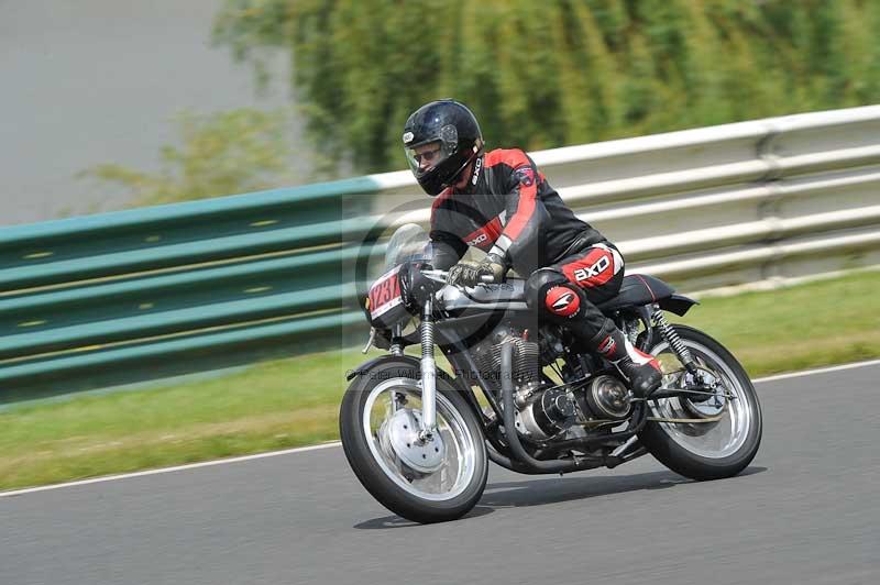 Mallory park Leicestershire;Mallory park photographs;Motorcycle action photographs;classic bikes;event digital images;eventdigitalimages;mallory park;no limits trackday;peter wileman photography;vintage bikes;vintage motorcycles;vmcc festival 1000 bikes