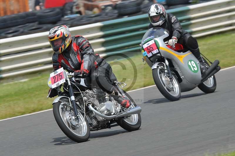 Mallory park Leicestershire;Mallory park photographs;Motorcycle action photographs;classic bikes;event digital images;eventdigitalimages;mallory park;no limits trackday;peter wileman photography;vintage bikes;vintage motorcycles;vmcc festival 1000 bikes