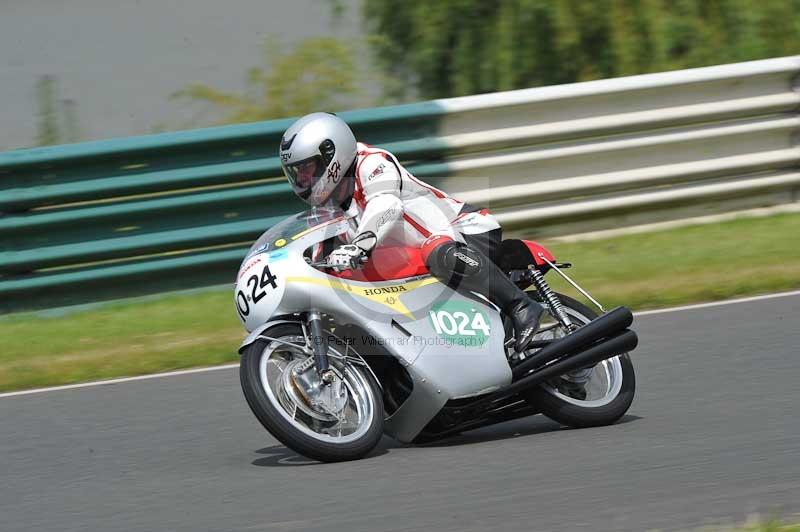 Mallory park Leicestershire;Mallory park photographs;Motorcycle action photographs;classic bikes;event digital images;eventdigitalimages;mallory park;no limits trackday;peter wileman photography;vintage bikes;vintage motorcycles;vmcc festival 1000 bikes