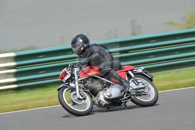 Mallory park Leicestershire;Mallory park photographs;Motorcycle action photographs;classic bikes;event digital images;eventdigitalimages;mallory park;no limits trackday;peter wileman photography;vintage bikes;vintage motorcycles;vmcc festival 1000 bikes