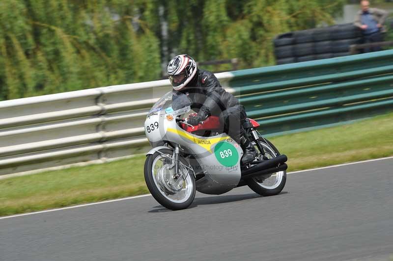 Mallory park Leicestershire;Mallory park photographs;Motorcycle action photographs;classic bikes;event digital images;eventdigitalimages;mallory park;no limits trackday;peter wileman photography;vintage bikes;vintage motorcycles;vmcc festival 1000 bikes