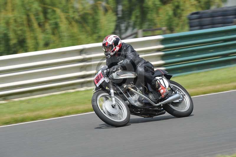 Mallory park Leicestershire;Mallory park photographs;Motorcycle action photographs;classic bikes;event digital images;eventdigitalimages;mallory park;no limits trackday;peter wileman photography;vintage bikes;vintage motorcycles;vmcc festival 1000 bikes