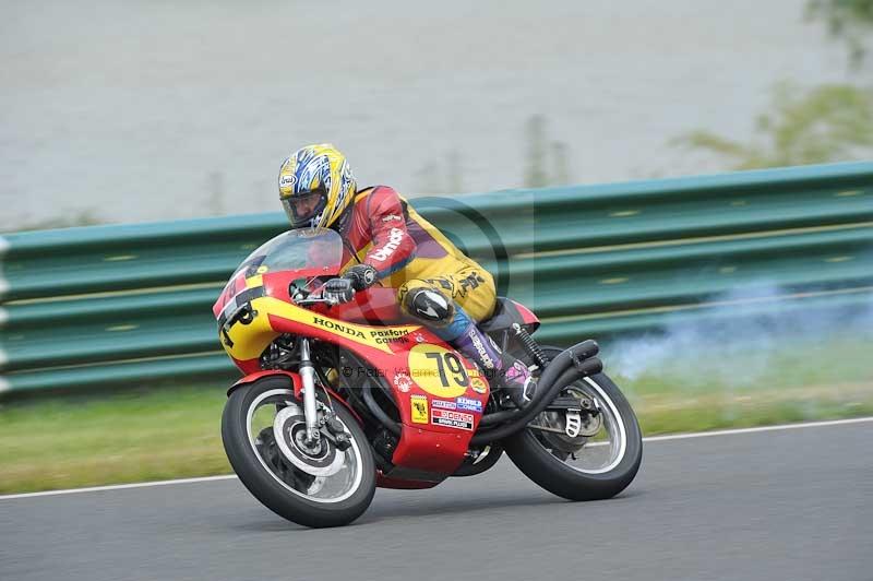 Mallory park Leicestershire;Mallory park photographs;Motorcycle action photographs;classic bikes;event digital images;eventdigitalimages;mallory park;no limits trackday;peter wileman photography;vintage bikes;vintage motorcycles;vmcc festival 1000 bikes