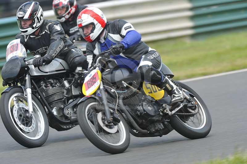 Mallory park Leicestershire;Mallory park photographs;Motorcycle action photographs;classic bikes;event digital images;eventdigitalimages;mallory park;no limits trackday;peter wileman photography;vintage bikes;vintage motorcycles;vmcc festival 1000 bikes