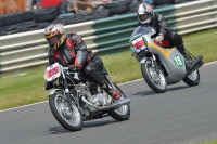 Mallory-park-Leicestershire;Mallory-park-photographs;Motorcycle-action-photographs;classic-bikes;event-digital-images;eventdigitalimages;mallory-park;no-limits-trackday;peter-wileman-photography;vintage-bikes;vintage-motorcycles;vmcc-festival-1000-bikes